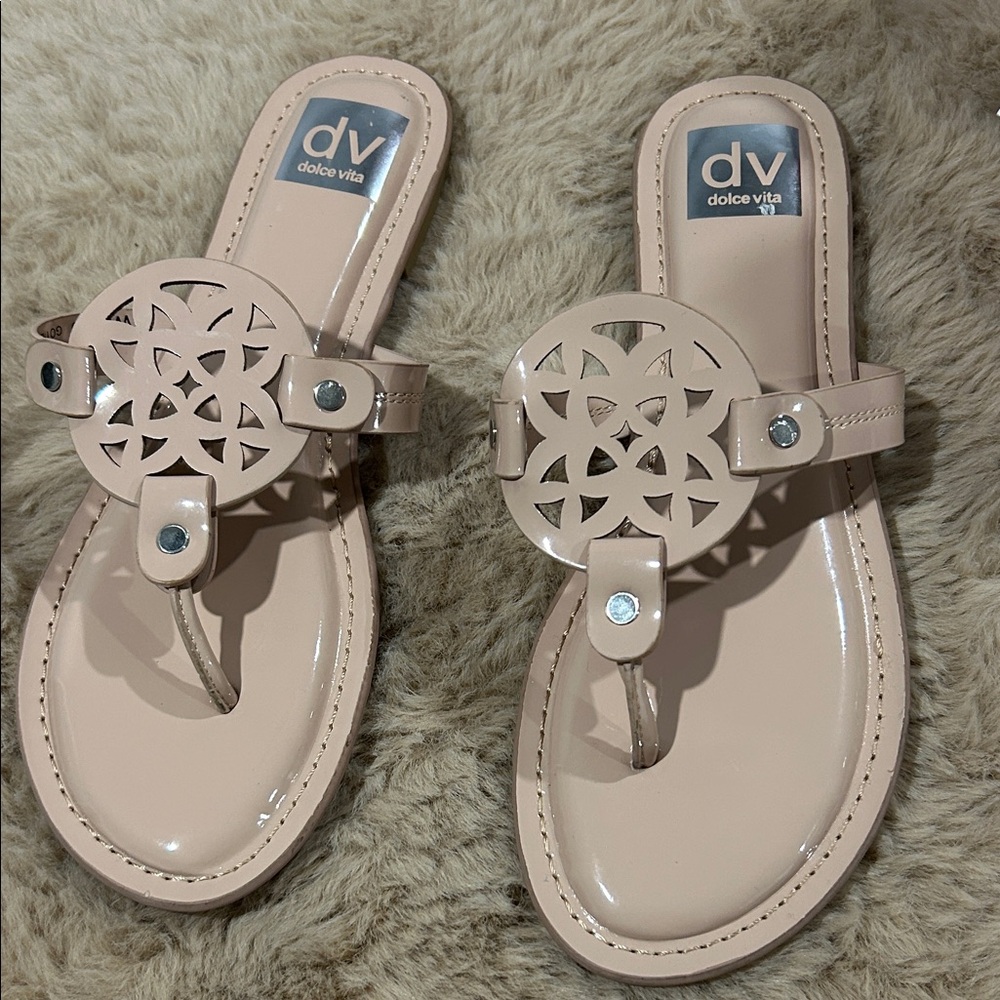 Dolce Vita Women's Tan Cutout Sandals